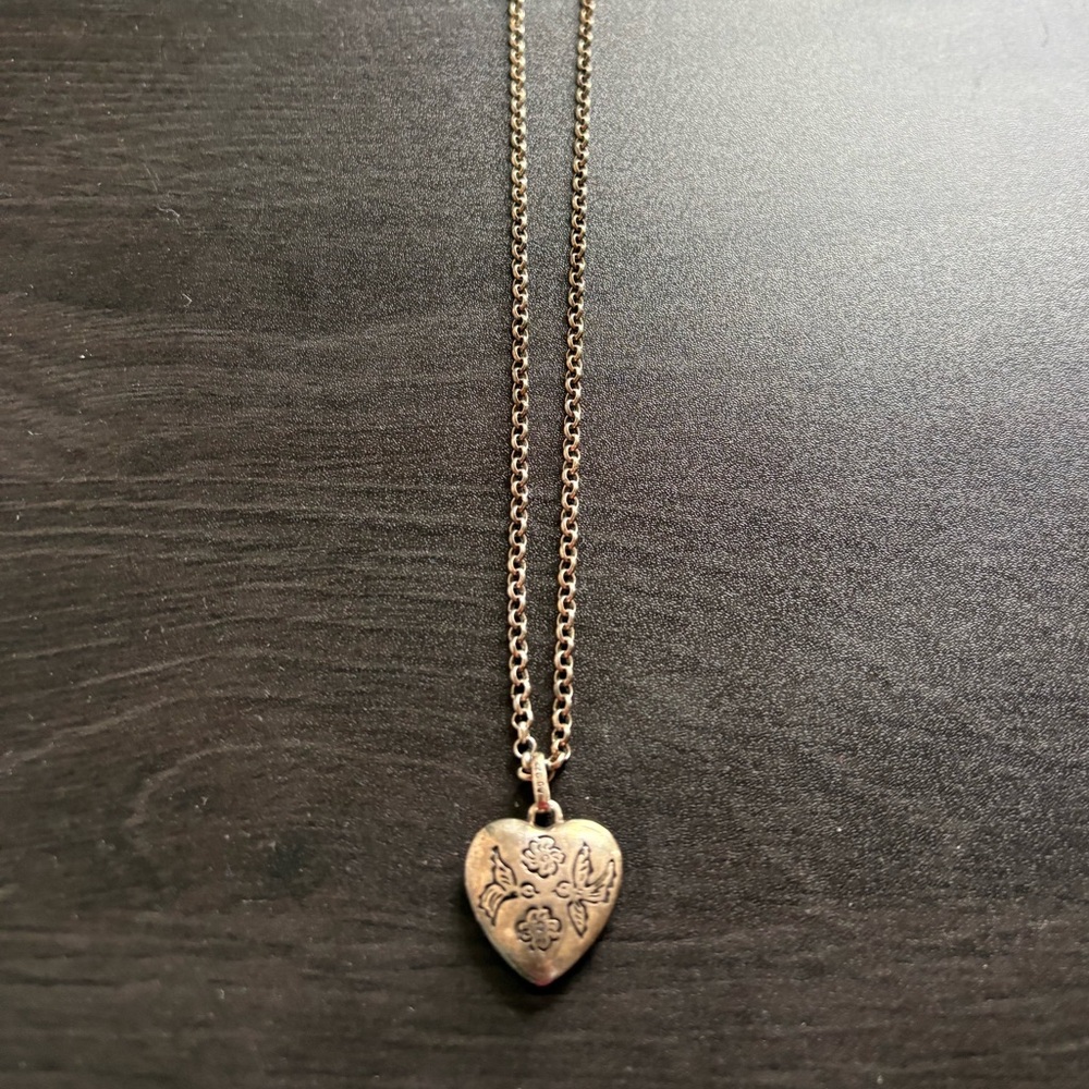 Gucci Silver Blind For Love Heart Pendant Necklace - Picture 4 of 7
